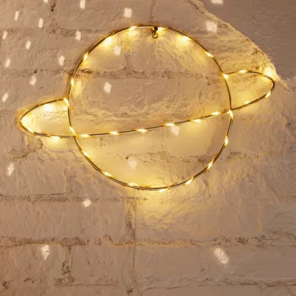 Saturn Light Sculpture from Urban outfitters - Picture 1 of 5